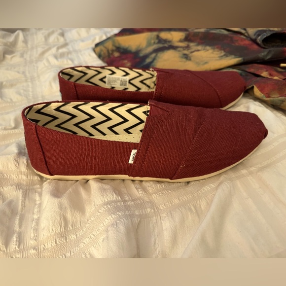 Toms Shoes - TOMS Burgundy Flats W9.5